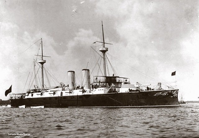 El buque insignia del Almirante Cervera, el crucero acorazado "Infanta María Teresa"