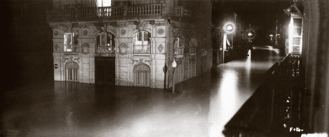 1 de octubre de 1948. Gran inundación en Cartagena. Una imagen del Banco de España muy veneciana.