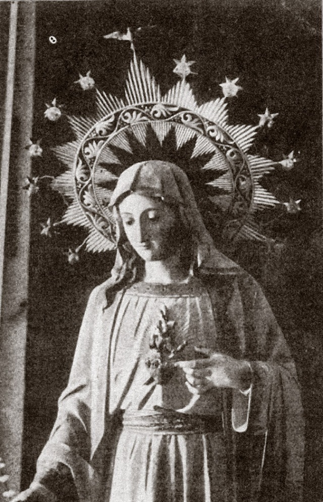 Imagen del Inmaculado Corazón de María, destruida en la Guerra Civil